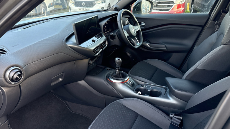 Nissan Juke 1.0 DiG-T N-Connecta 5dr Petrol Hatchback